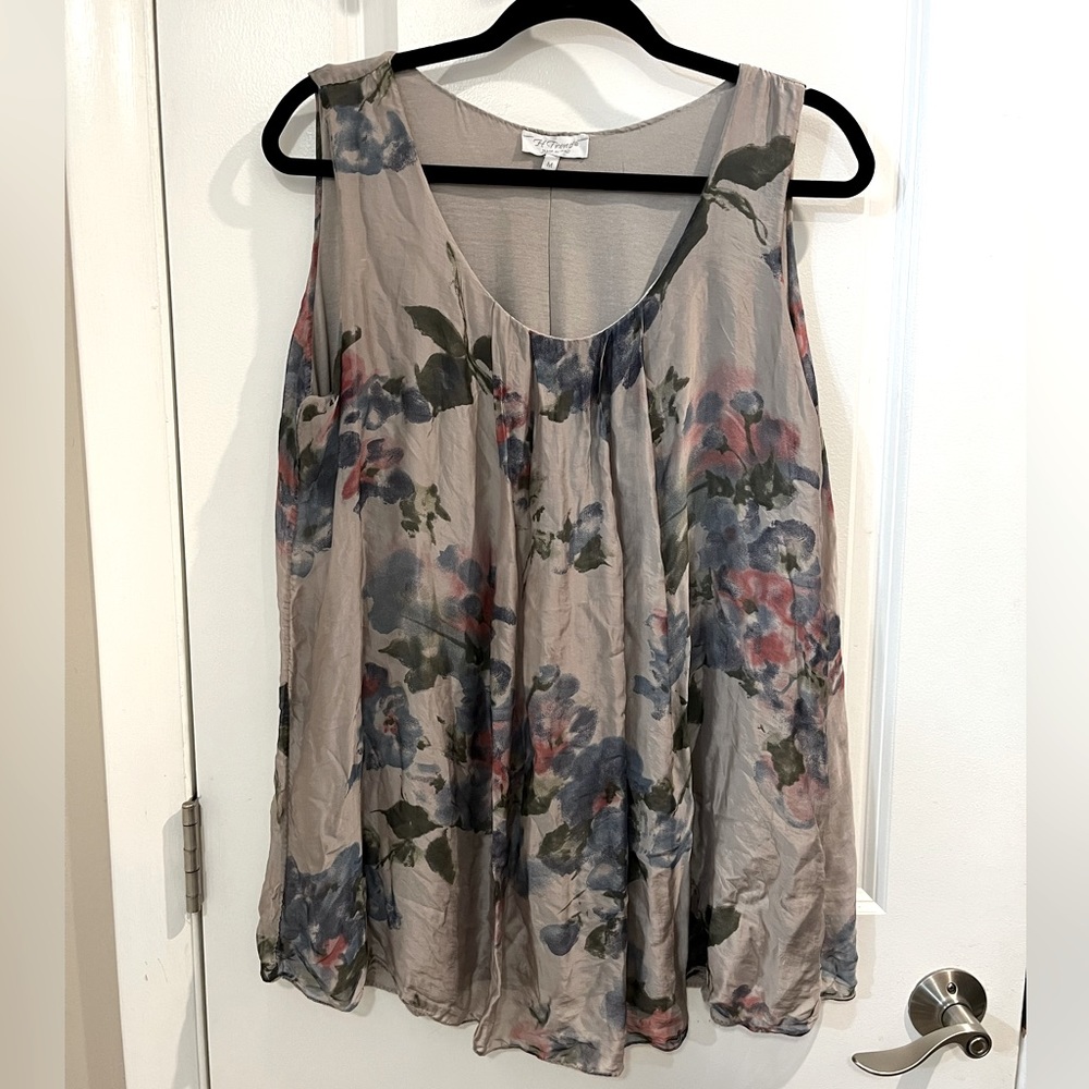 H Trend 100% Silk Made In Italy Floral Feminine Sleeveless Blouse Gray Sz M